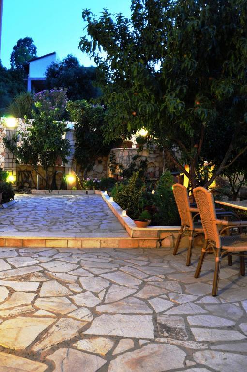 Mari-Christi Apartments Poros  Exteriör bild