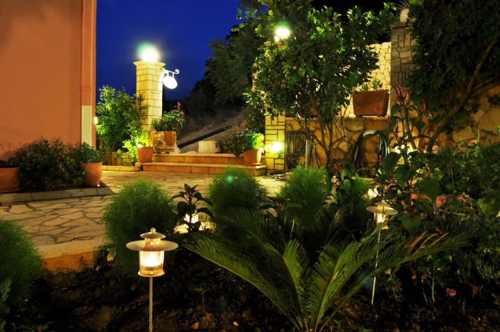 Mari-Christi Apartments Poros  Exteriör bild